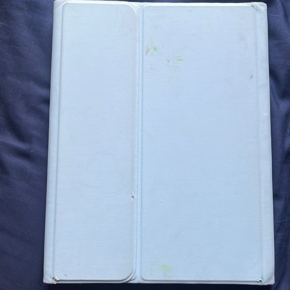 I Pad case with Bluetooth keyboard